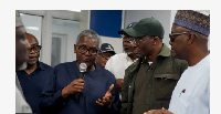 Aliko Dangote as e carry some Nigerian lawmakers go round im refinery facility on Sunday