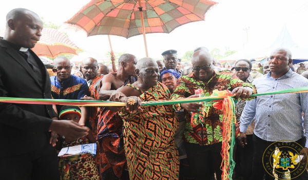 President Akufo-Addo commissions the new health administration block at Asunafo-North
