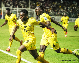 Inaki Williams (M) celebrating his goal