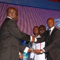 Samuel Amo Tobbin receives award
