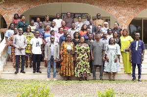 The participants and other dignitaries in a group photo