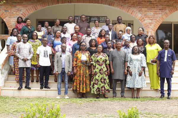 The participants and other dignitaries in a group photo