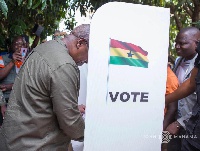 Former President John Mahama casting his ballot