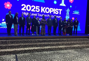 A photo of some dignitaries at the 2025 Korea Partnership Initiative for Sustainable Tourism Forum