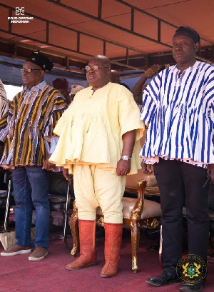 President Akufo-Addo (Middle)