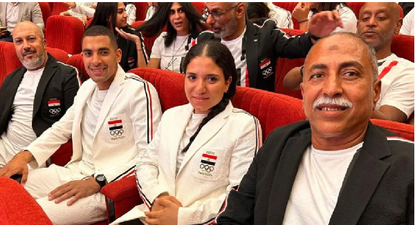 Shahd Saeed (2nd right) with other members of Egypt's Olympic cycling team