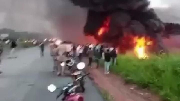 Di tanker explosion