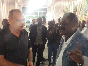 Ghana's ambassador to Mauritius Kwesi Ahwoi with Coach Avram Grant