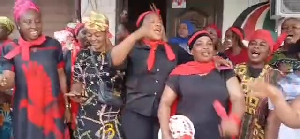 The women's wing protested against the Suame MCE over neglect