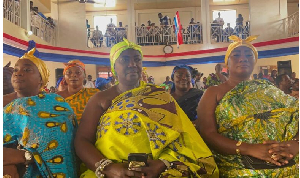 In the middle is the Queen Mother of Behenease, Oheneyere Akomaa Tipa