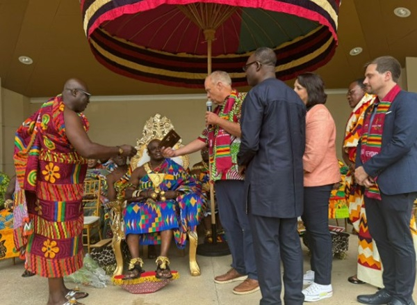 NEGfest 2024 witnesses colorful climax as Mayor hands over Worcester’s key to Omanhene of New Juaben