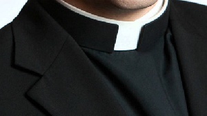 Collar Priest