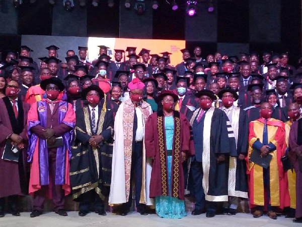 Officials of Accra Business School with the graduands