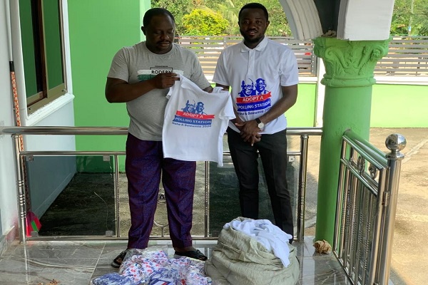 Daniel Otting Awuah donates campaign items to Emmanuel Adjei Domson