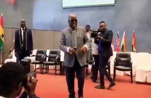 Akufo-Addo in 'victory dance' with NPP supporters in London