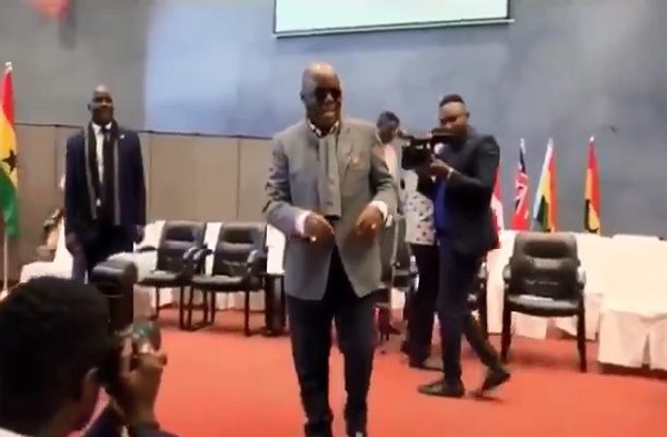 Akufo-Addo in \'victory dance\' with NPP supporters in London