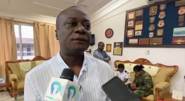 The widow of the late military pilot captured behind weeping