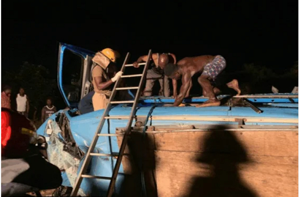 Eight dead victims being rescued at the accident scene