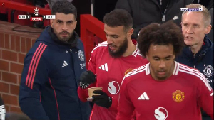 Noussair Mazraoui breaking his fast after play was halted