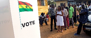 A photo of Ghanaians casting their ballot during the 2020 elections