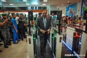 Dr. Bawumia passing through the newly commissioned E-Gate at KIA's Terminal 3