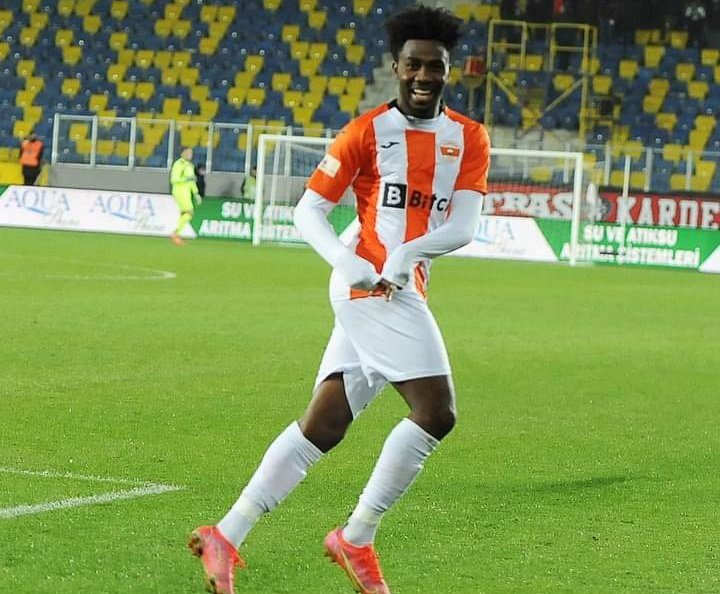 Ghanaian striker Samuel Tetteh
