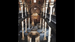 Ben Ezra Synagogue Interior. Photo: Wikimedia Commons/ Schlanger