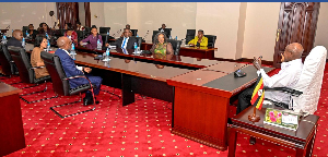 Yoweri Museveni at a meeting with Commonwealth Secretary-Gen Shirley Botchwey, and other officials Yoweri Museveni at a meeting with Commonwealth Secretary-Gen Shirley Botchwey, and other officials