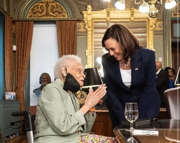 Mother Viola Ford Fletcher and US vice president Kamala Harris