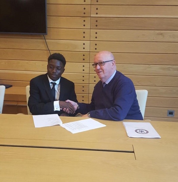 Chelsea have signed Ghanaian youngster Tariq Lamtey on a 3-year deal