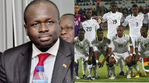 The late Omane Boamah(L) and the players of the Black Stars