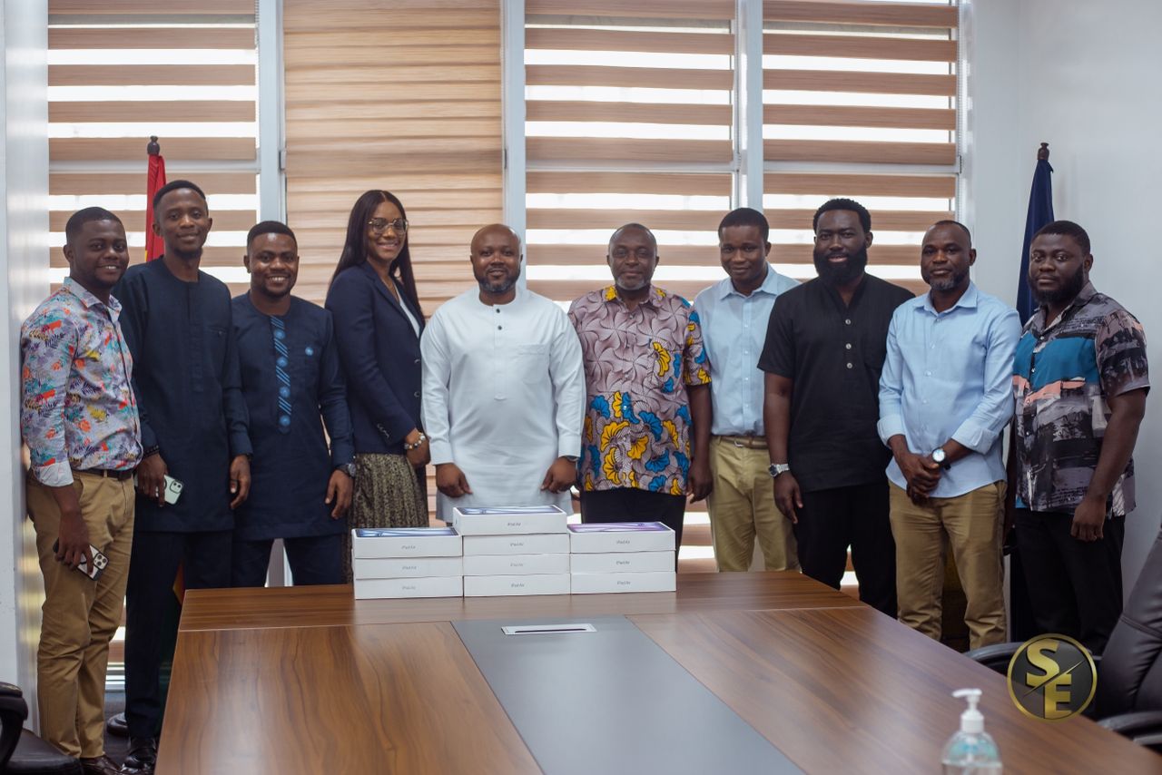 ghanaweb.com - Cyber Security Authority receives iPads as boost for its work