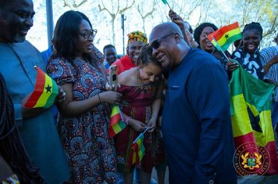 Mahama ‘mobbed’ as he arrives in Lyon for high-level talks